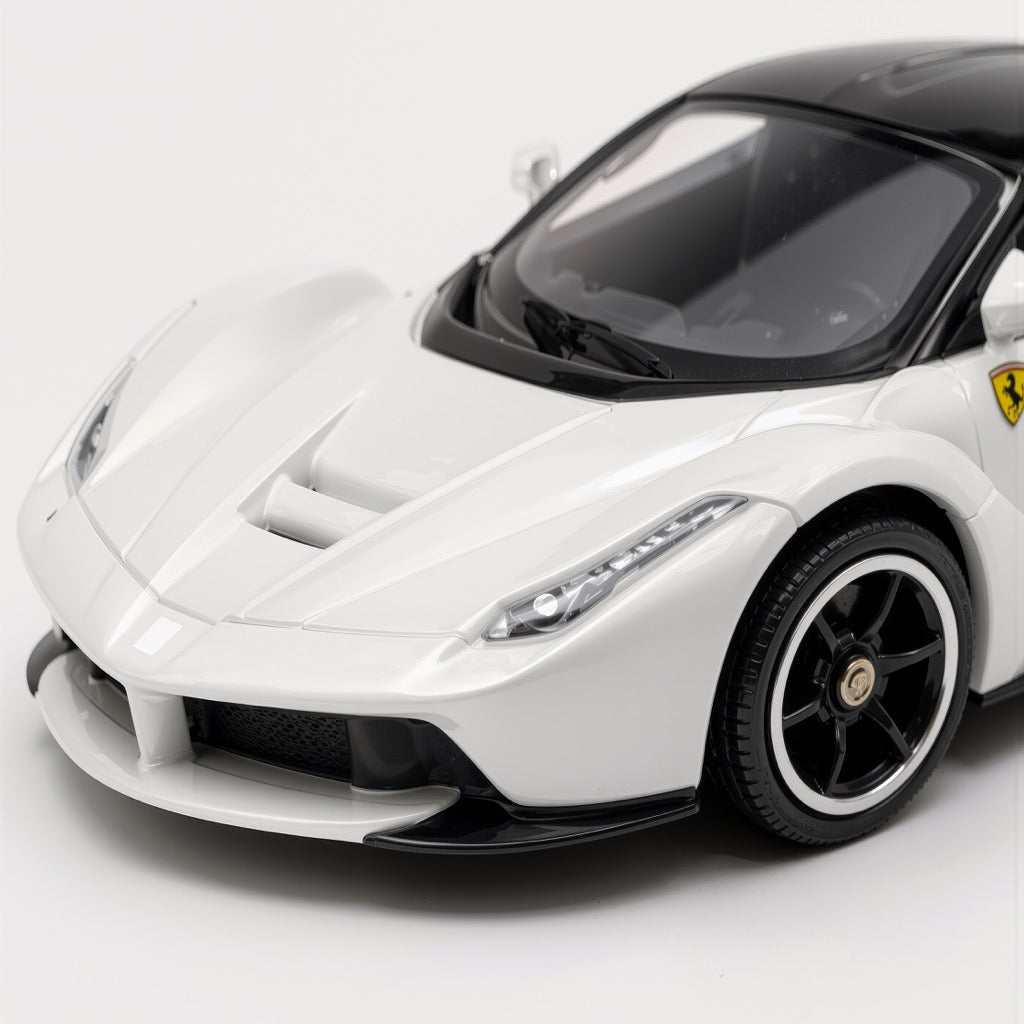 Ferrari LaFerrari White Scale Model 1:64
