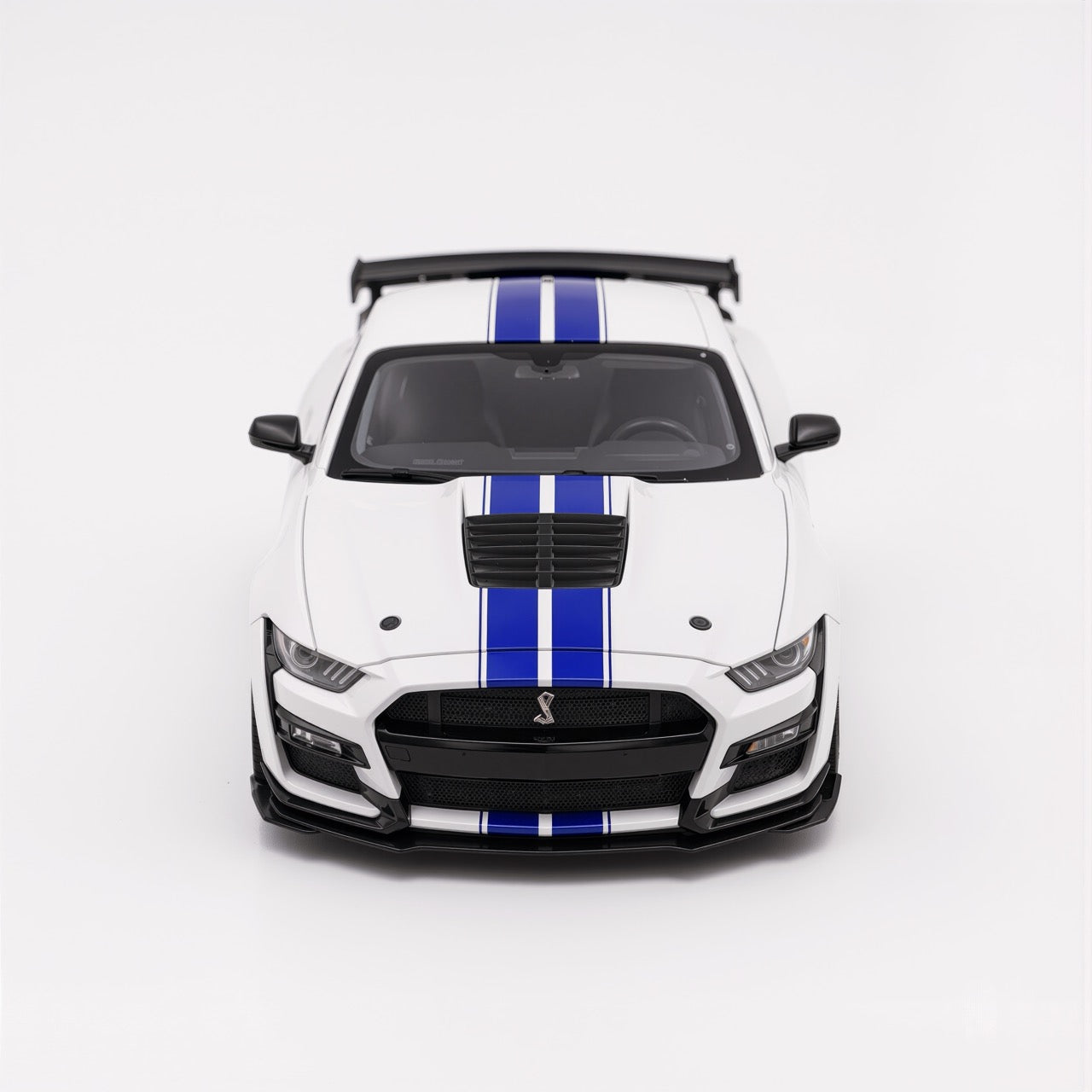 Ford Mustang Shelby GT500 White Blue Stripe Scale Model 1:64