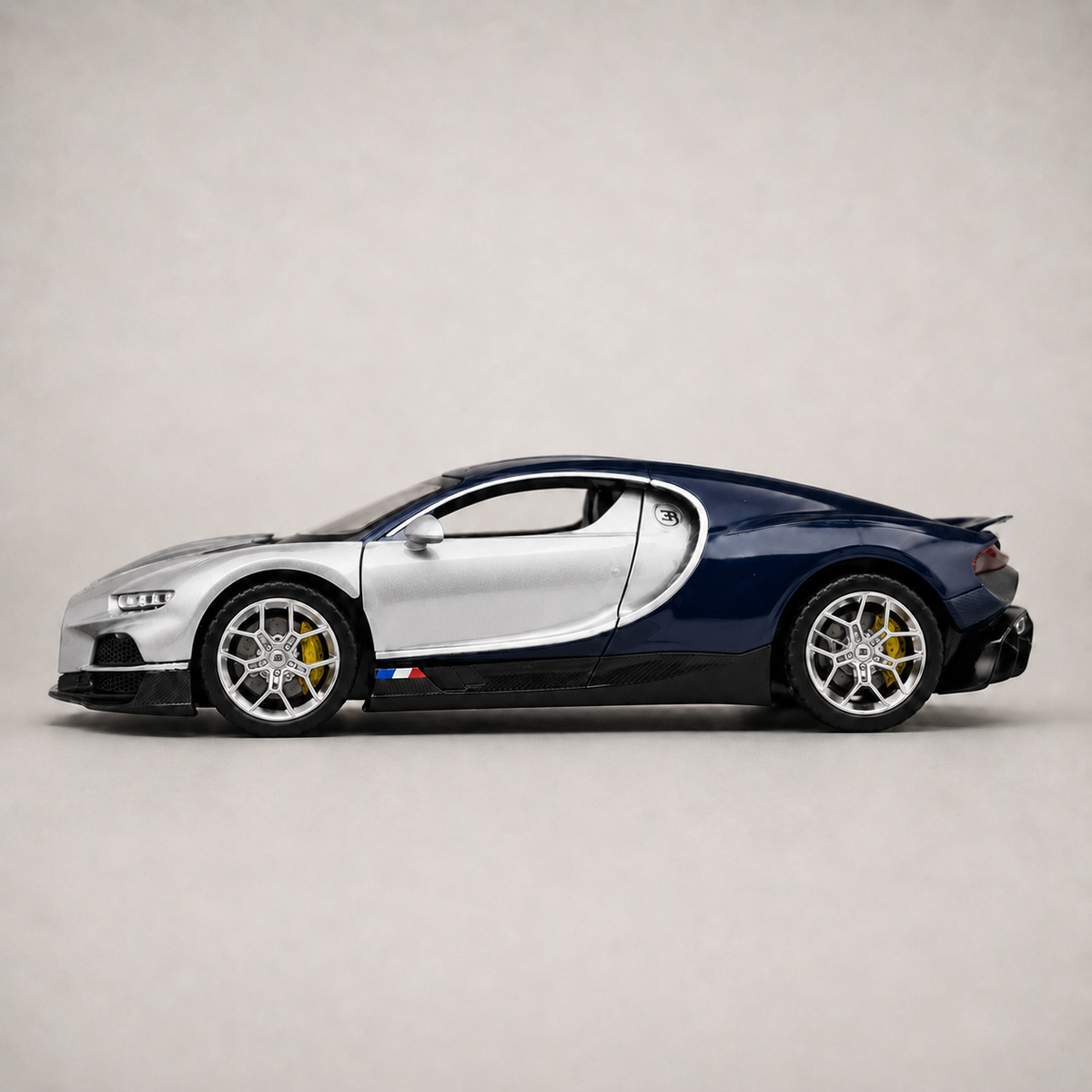 Monarque W16 Edition
