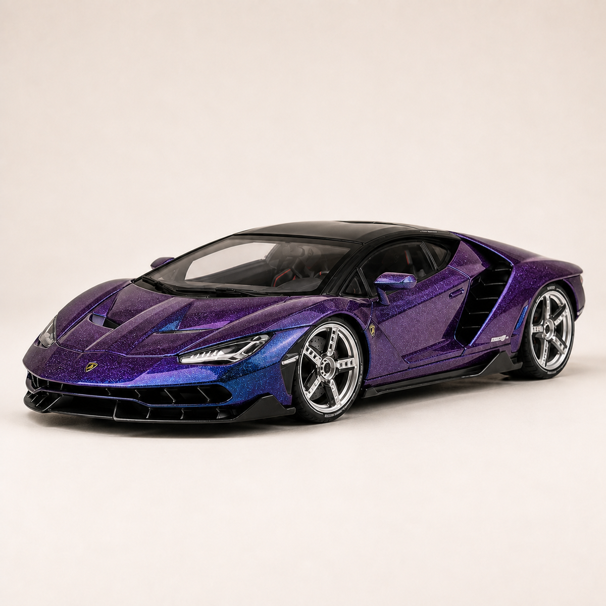LP770 1:18 alloy model in purple — hero
