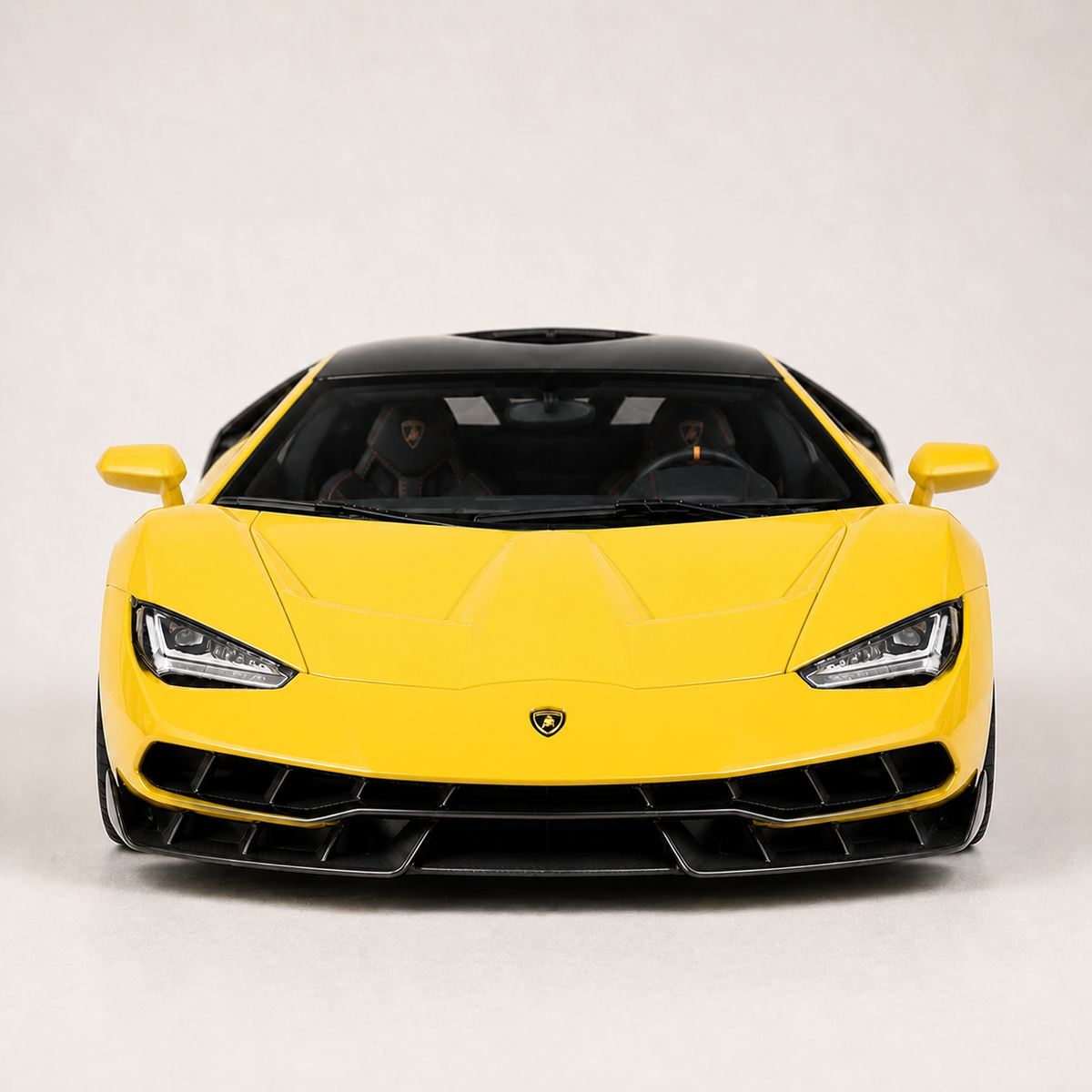 LP770 Scale Model 1:18 - Yellow